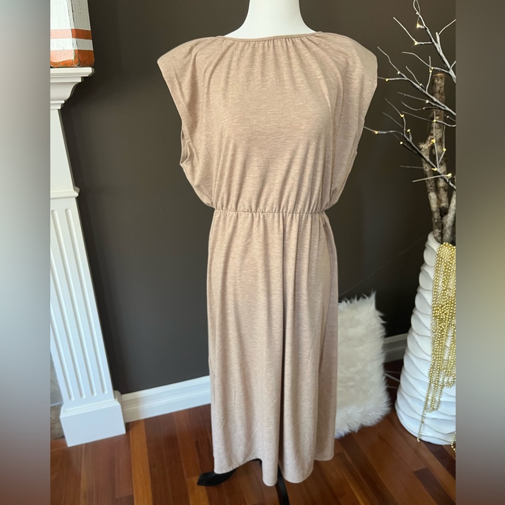 Cotton dress with shoulder pads